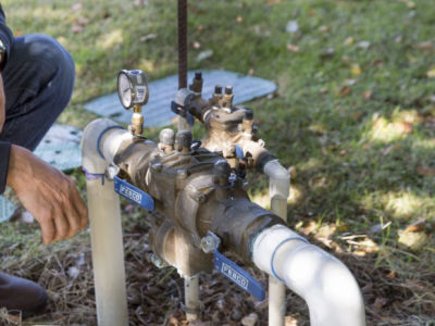 Backflow prevention valve in irrigation system